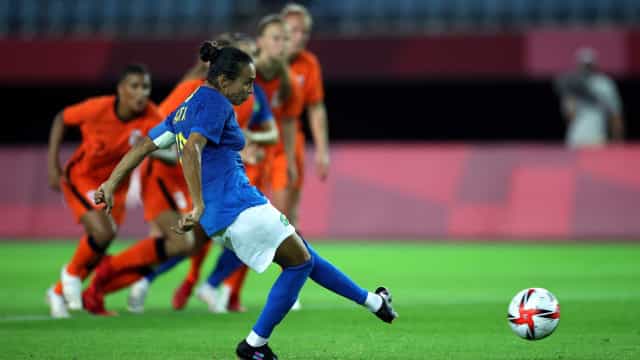 Seleção feminina de futebol joga bem e empata com Holanda por 3 a 3