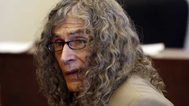 Serial killer, que matou menina de 12 anos, morreu na prisão aos 77 anos