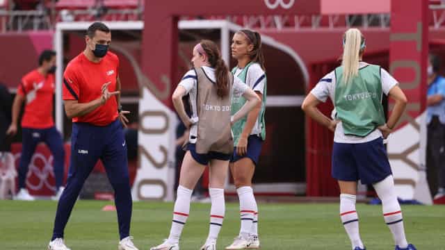 Em pior fase de grupos da história, EUA se classificam no futebol feminino