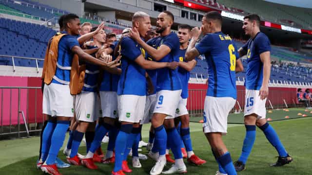 Richarlison decide, e Brasil se classifica em 1º no futebol nas Olimpíadas