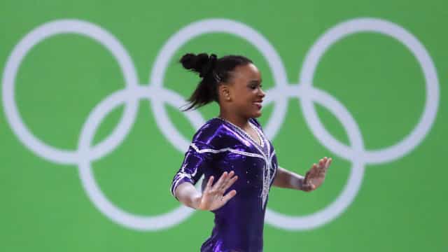 Rebeca Andrade já pensou em desistir, mas foi convencida pela mãe a continuar