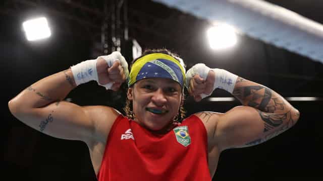 Candidata ao ouro, Beatriz Ferreira estreia com vitória fácil em Tóquio