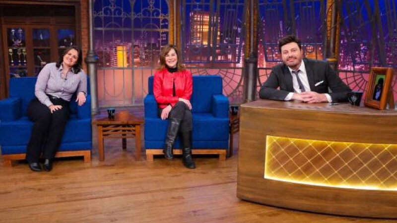 Danilo Gentili entrevista cientistas sobre vaquinha zika contra câncer