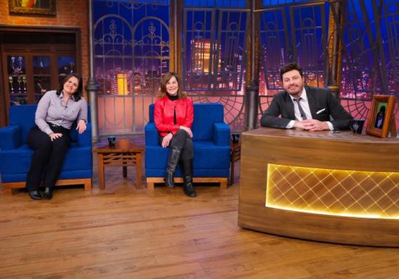 Danilo Gentili entrevista cientistas sobre vaquinha zika contra câncer