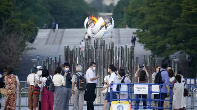 Tóquio registra recorde de infecções e governo alarga medidas no país