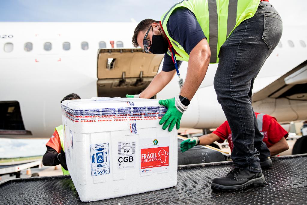Mato Grosso recebe 43.460 doses de vacina contra a Covid-19 nesta segunda-feira (30) e terça-feira (31)