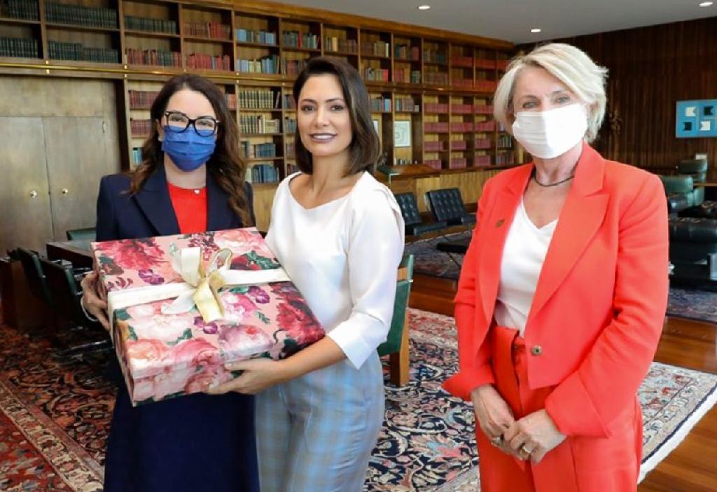 Durante reunião com primeira-dama Michelle Bolsonaro, Virginia Mendes destaca ações do SER Família