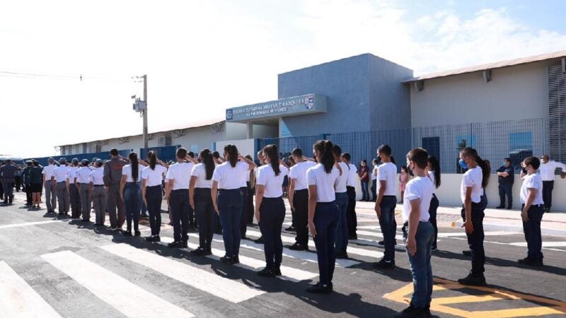 “É um divisor de águas na vida educacional das crianças”, afirma mãe de aluna da nova Escola Estadual Militar de Lucas do Rio Verde