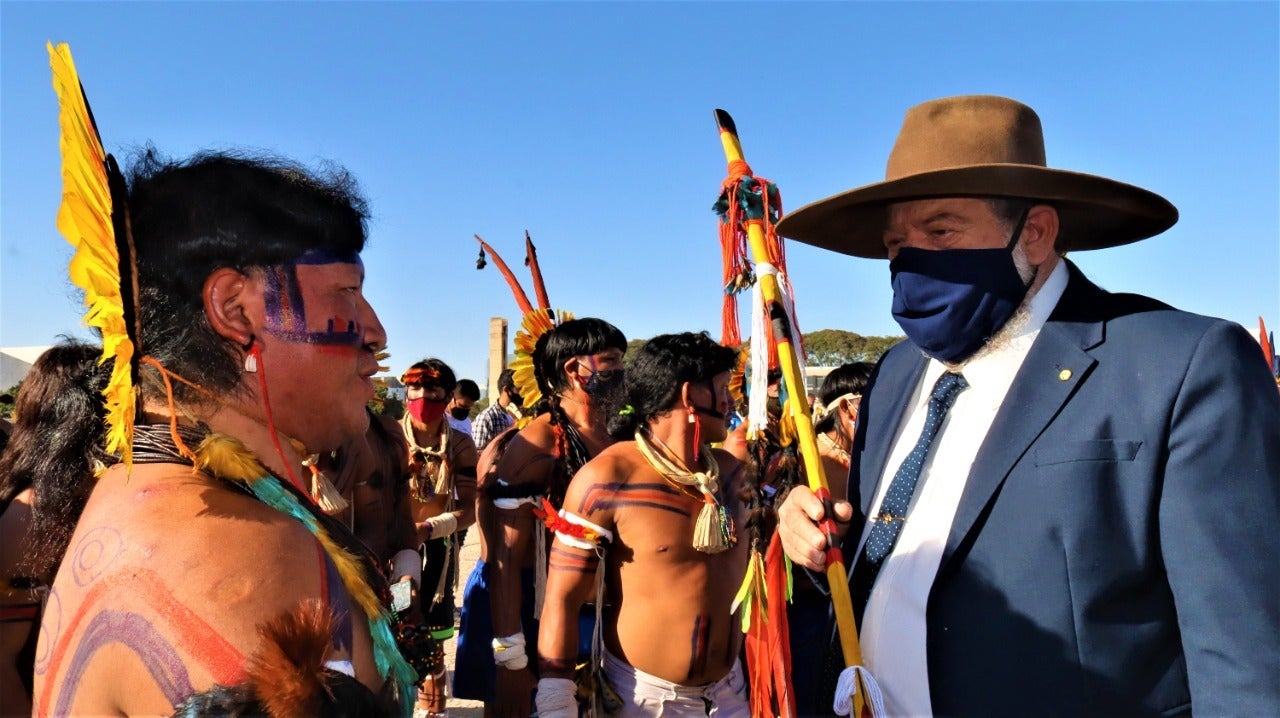 Barbudo participa de evento com Bolsonaro e indígenas