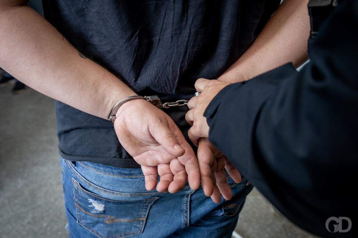 Bêbado é preso após mandar promotor enfiar gravata no ânus em Matupá