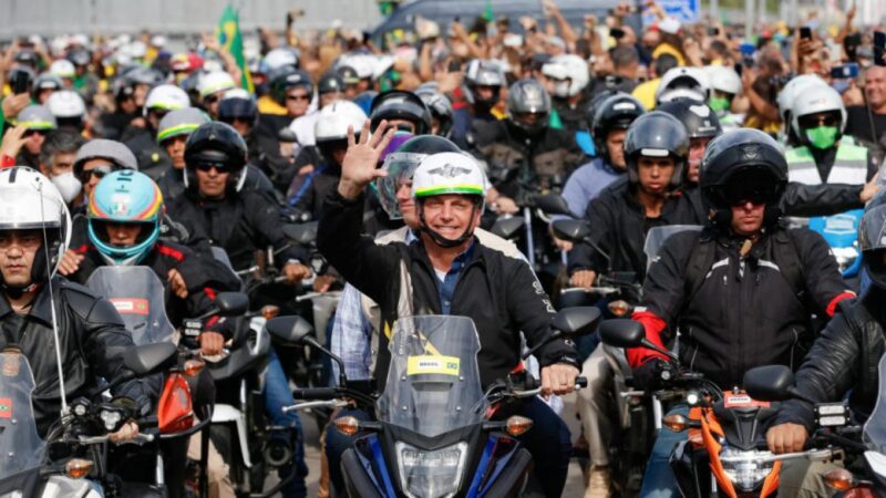 Emanuel coloca prefeitura à disposição de motociata de Bolsonaro