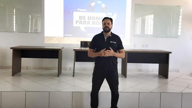 Deputado Claudinei defende a reeducação de agressores autores de violência doméstica