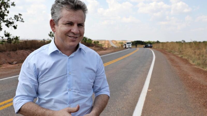 Governador entrega ponte, autoriza asfalto novo e faz vistoria em obras de infraestrutura no interior