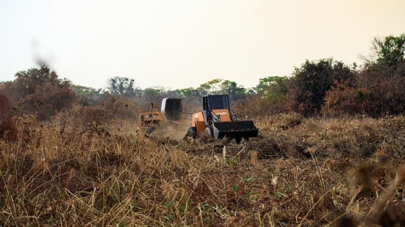 Secretaria orienta a não operar maquinário no período mais quente do dia para evitar queimadas em MT