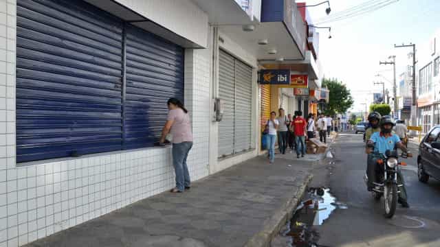 Cinco entre 8 atividades do varejo têm queda nas vendas em junho ante maio