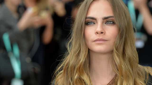 Cara Delevigne aparece nua em nova selfie: "Fim de semana preguiçoso"