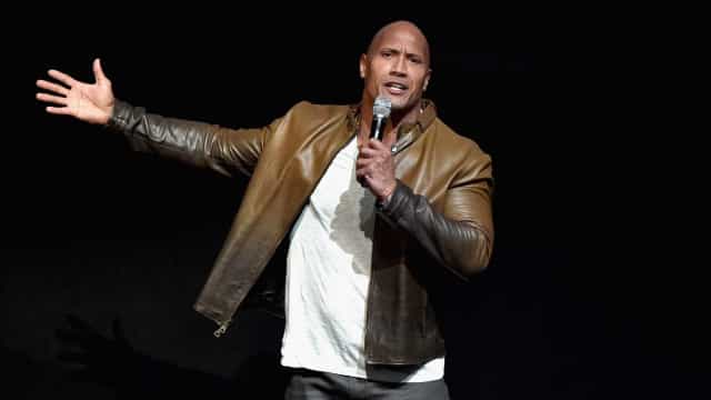 Dwayne Jonhson toma três banhos por dia… e explica porquê