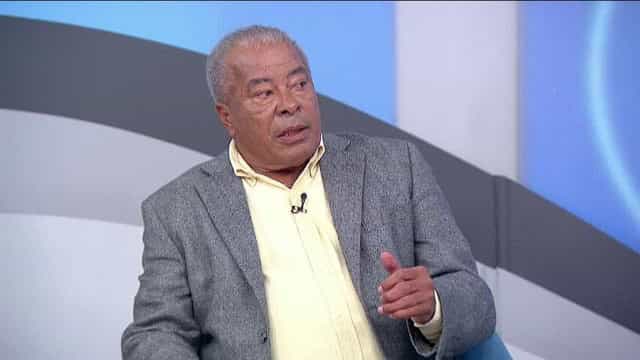 Tricampeão mundial, Jairzinho é internado com covid-19