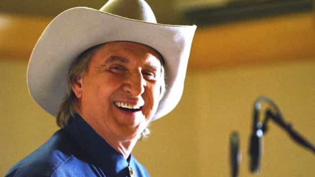 Famosos repercutem fala de Sérgio Reis; sertanejos silenciam