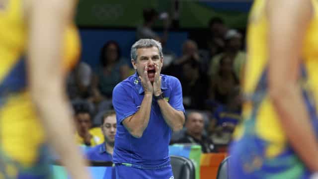‘Coreia é pedra no nosso sapato’, alerta Zé Roberto sobre semi do vôlei feminino