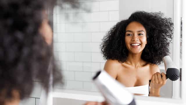 Entenda como a indústria da beleza tentou embranquecer as mulheres negras