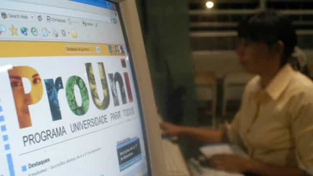 Pré-selecionados do Prouni têm até amanhã para comprovar dados