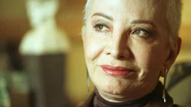 Glória Menezes é informada sobre a morte de Tarcísio e segue internada