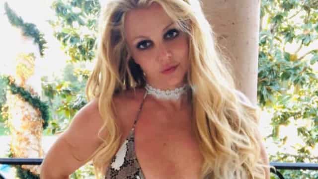 Britney Spears publica fotos seminua, fala do corpo e avisa que não está gravida