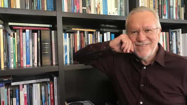 CNN Brasil desmente ao vivo fala de Alexandre Garcia sobre vacinas