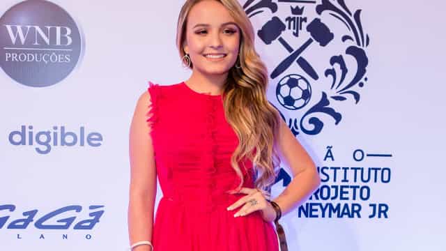 Larissa Manoela relata perrengues e não descarta carreira internacional