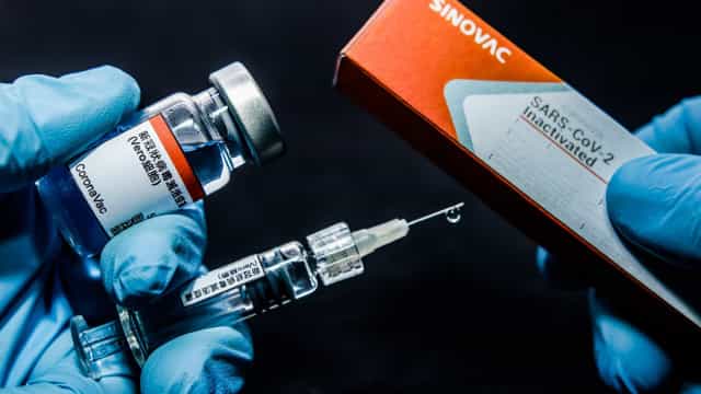 Anvisa rejeita uso de CoronaVac para crianças e adolescentes