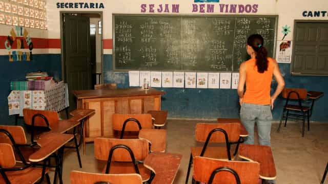 DF começa retorno às aulas presenciais na rede pública