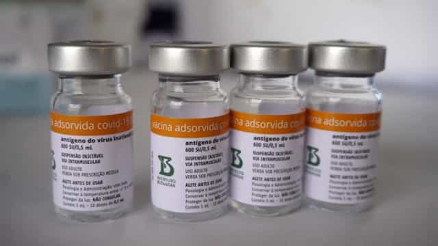 Estudo diz que CoronaVac eleva resposta em pacientes imunossuprimidos