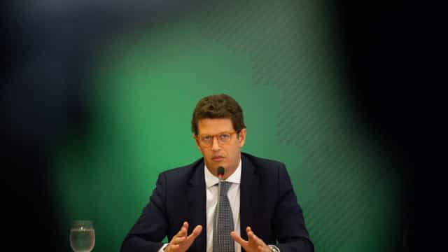 Militar que atuava como braço direito de Salles no Ibama é exonerado