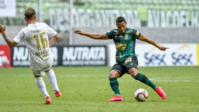 América-MG supera surto de covid-19 e bate o Ceará com gols de Fabrício Daniel