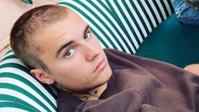 Justin Bieber se desculpa por elogiar cantor acusado de racismo