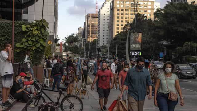 População brasileira chega a 213,3 milhões de pessoas em 2021