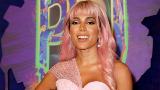 Anitta critica ‘egocentrismo’ de Bolsonaro, e Andressa Urach rebate