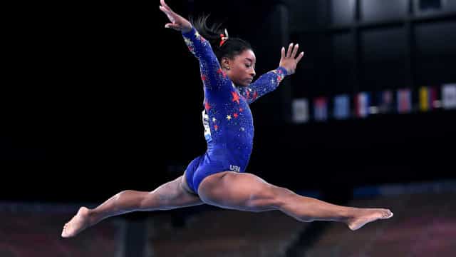 Apos desistir de 5 provas, Simone Biles vai disputar final da trave da ginástica