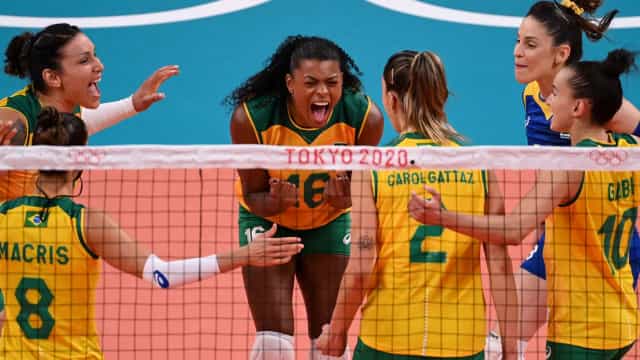Vôlei: Brasil vence Quênia e pega o Comitê Russo nas quartas em Tóquio