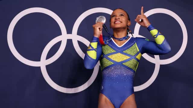 Rebeca Andrade vai ser a porta-bandeira do Brasil na cerimônia de encerramento