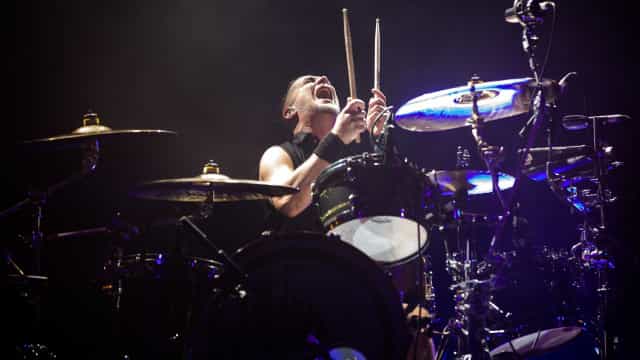 Baterista é expulso do The Offspring por não tomar vacina contra Covid