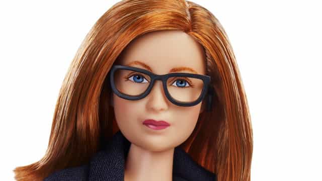 Mattel cria barbie da mulher que desenvolveu vacina da AstraZeneca
