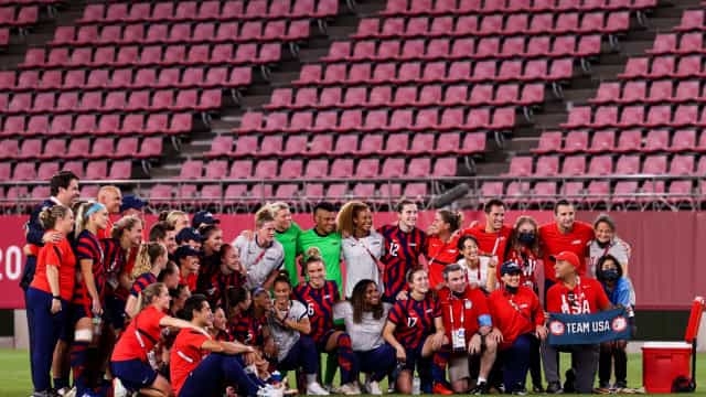 Com gol olímpico, EUA vencem Austrália e levam bronze no futebol feminino
