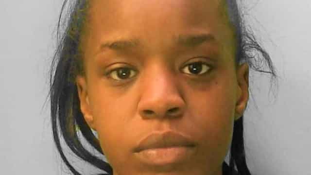 Mãe deixa bebê sozinha em casa durante 6 dias para festejar aniversário