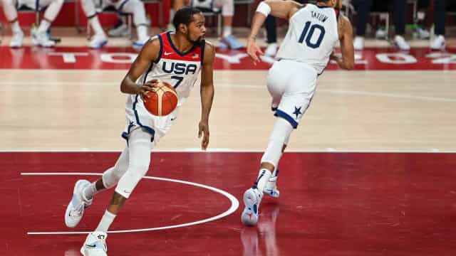 EUA derrotam a França, ganham 4º ouro seguido e ampliam hegemonia no basquete