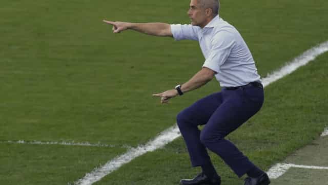 Sylvinho justifica falta de vitórias do Corinthians: ‘Fase de construção’