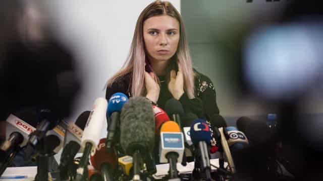 Velocista belarussa que deixou os Jogos Olímpicos de Tóquio-2020 leiloa medalha