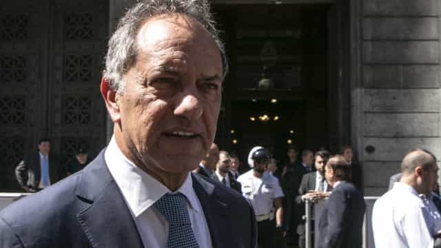 Após ataques à Argentina, Bolsonaro diz a embaixador que só há rivalidade no futebol