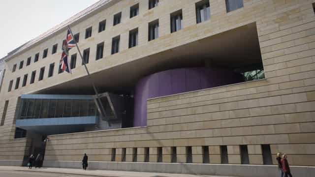 Alemanha prende britânico por suspeita de espionagem para a Rússia